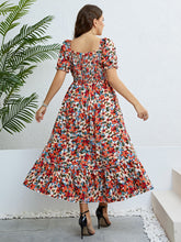 Robe à fleurs smockée à col carré grande taille